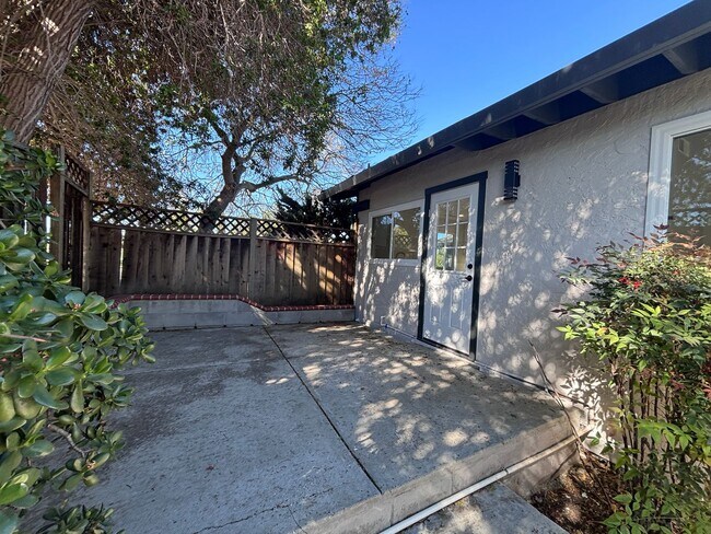 Building Photo - EVERGREEN- Newly Remodeled 3BR/2 BA Home with Spacious Backyard