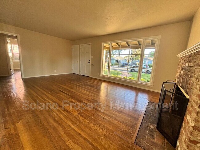 Building Photo - 29 Southwood Dr