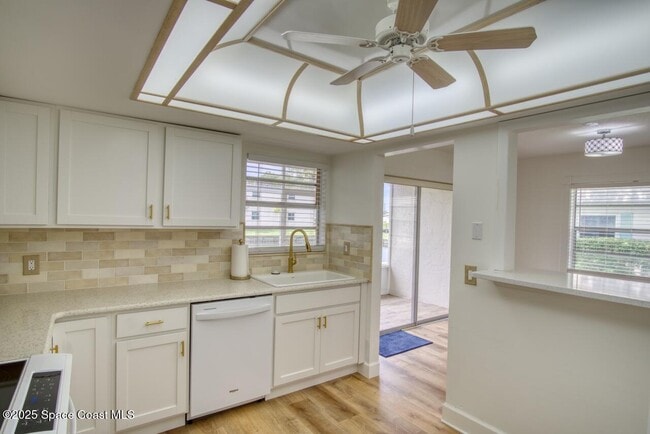 Building Photo - 432 Dove Ln