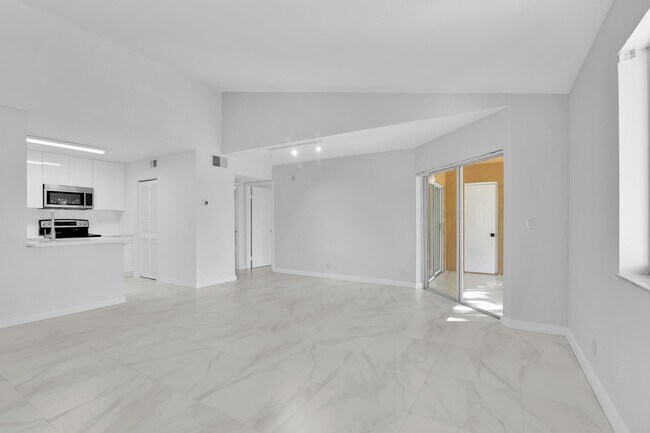 Building Photo - 4005 W McNab Rd