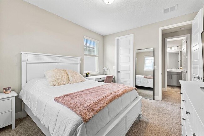 Building Photo - 9947 Summerlake Groves St