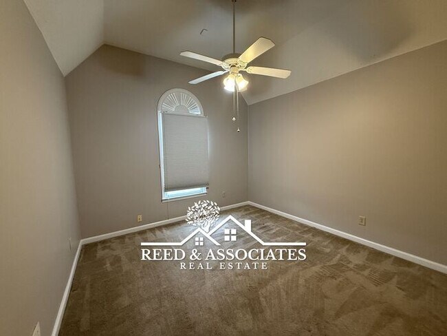 Building Photo - Cordova Home Located in Quiet Cove!