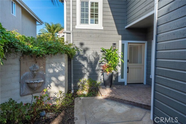 Building Photo - 2750 Point Del Mar