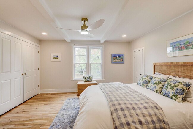 Building Photo - 2105 S Fillmore St