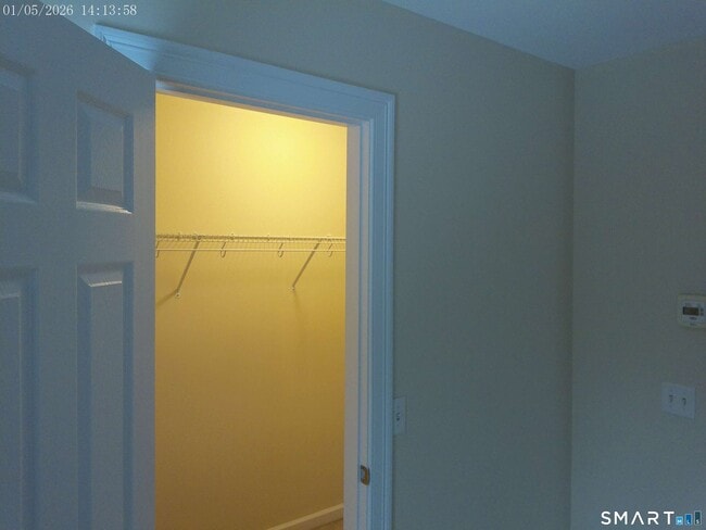 Building Photo - 48 E Kings Hwy