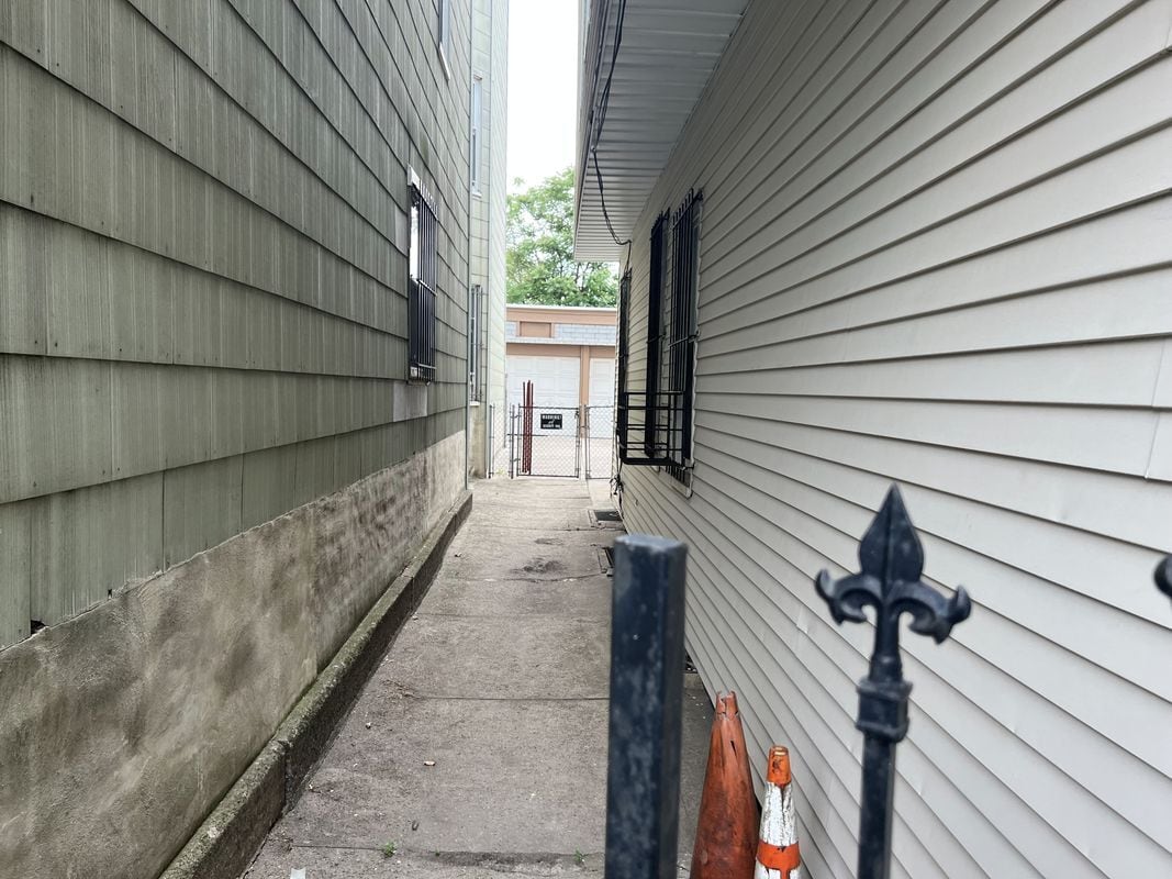 Building Photo - 53 Hawkins St