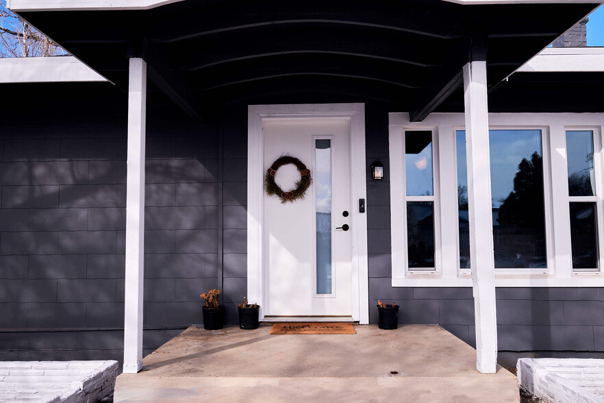 Modern door let's in even more natural light! - 818 E Las Animas St