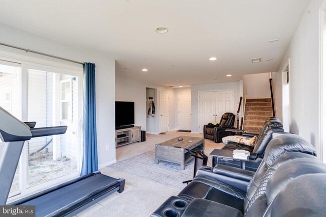 Building Photo - 7520 Calais Way