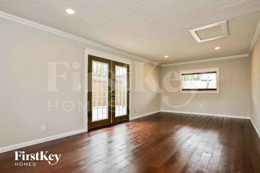 Building Photo - 1646 Stardust Dr