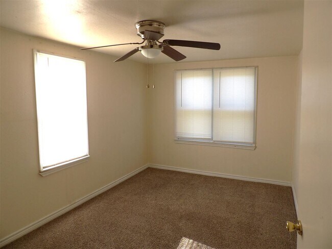 Building Photo - 2015 SW Jefferson Ave