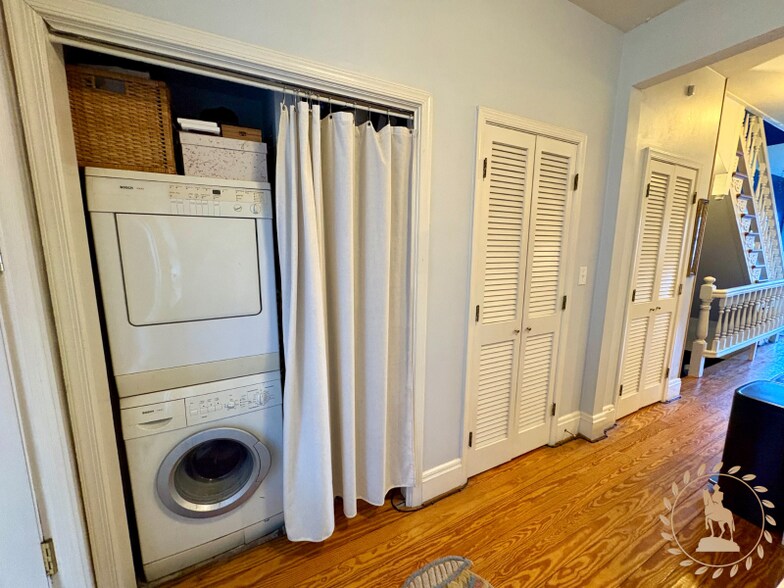 Building Photo - 211 E Mt Royal Ave