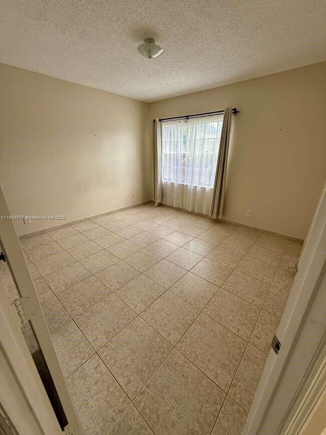Building Photo - 16111 Emerald Cove Rd