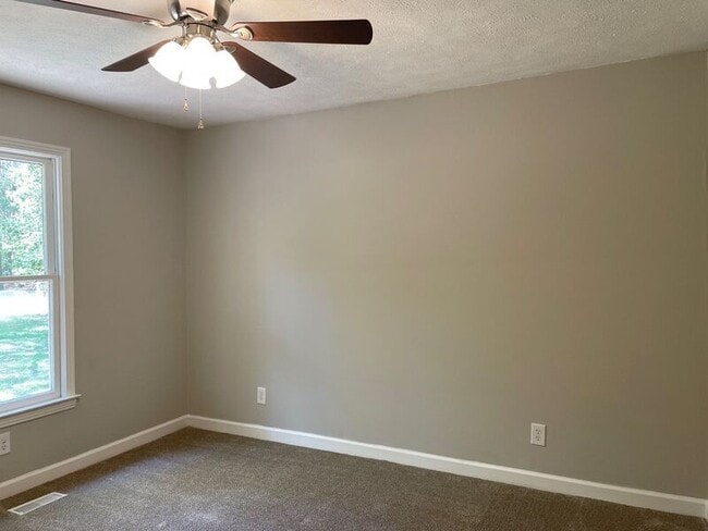 Building Photo - 1605 Owls Nest Rd