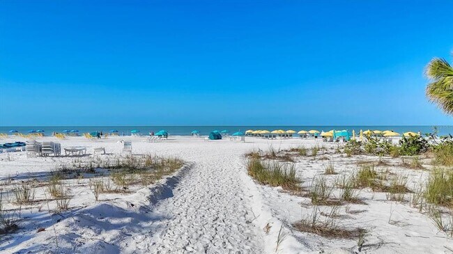 Building Photo - 1250 N Portofino Dr