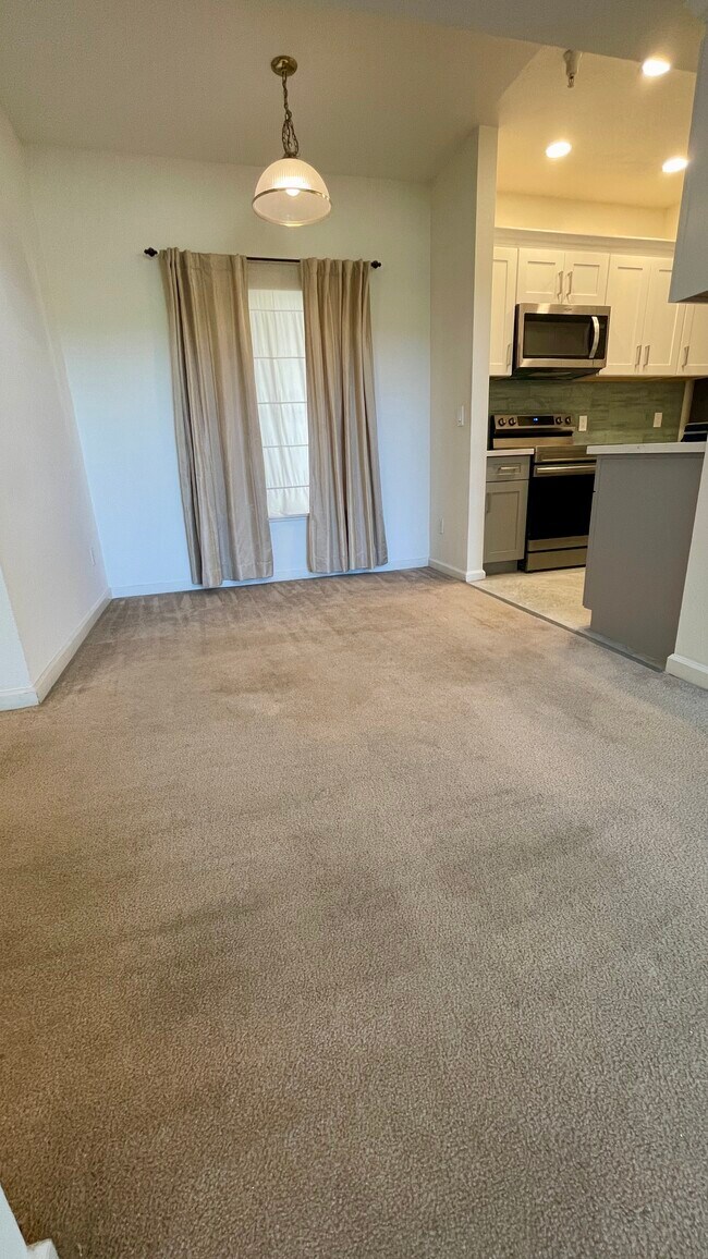 Building Photo - 2255 Showers Dr