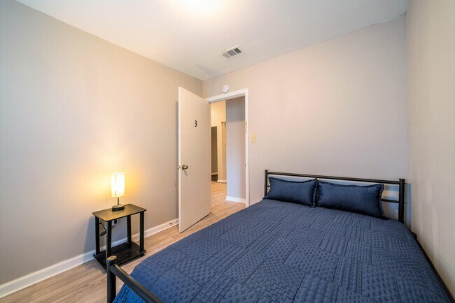 Building Photo - 4311 Tiffany Dr