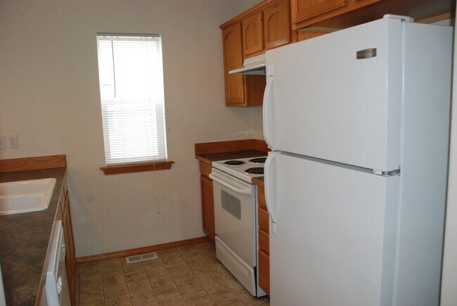 Building Photo - 6364 W Trestle St