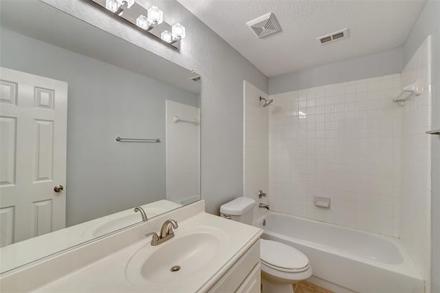 Building Photo - 4204 Mildenhall Dr