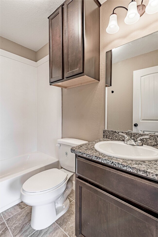 Building Photo - 2002 20th St