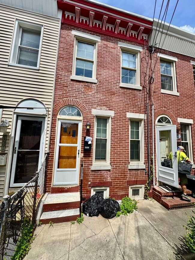 Building Photo - Charming 2-Bedroom Home in Fishtown/Olde R...