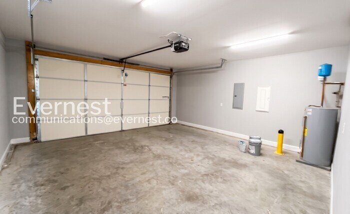 Building Photo - 5347 Roosevelt Rd
