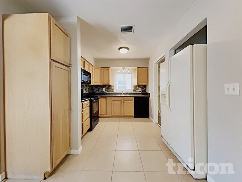 Building Photo - 12293 103rd St N