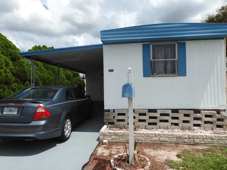 CLEAN AND CUTE - 7434 Hob Ln