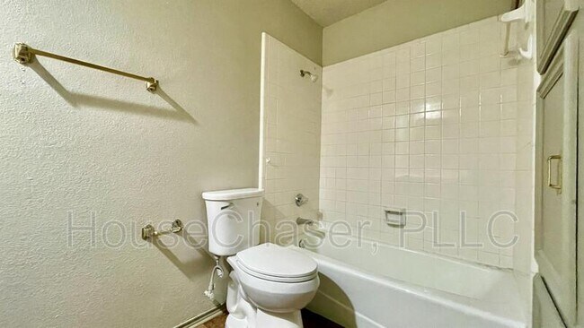 Building Photo - 3717 102nd St