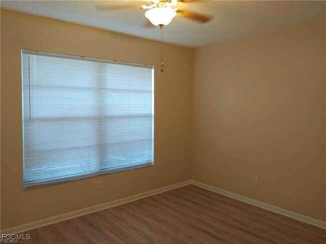 Building Photo - 4705 SE 4th Pl