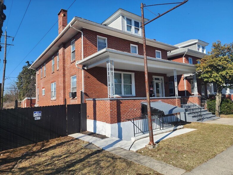 Building Photo - 1406 Schuylkill Ave