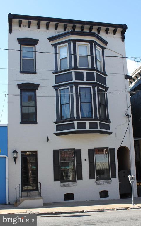 Building Photo - 122 E Queen St