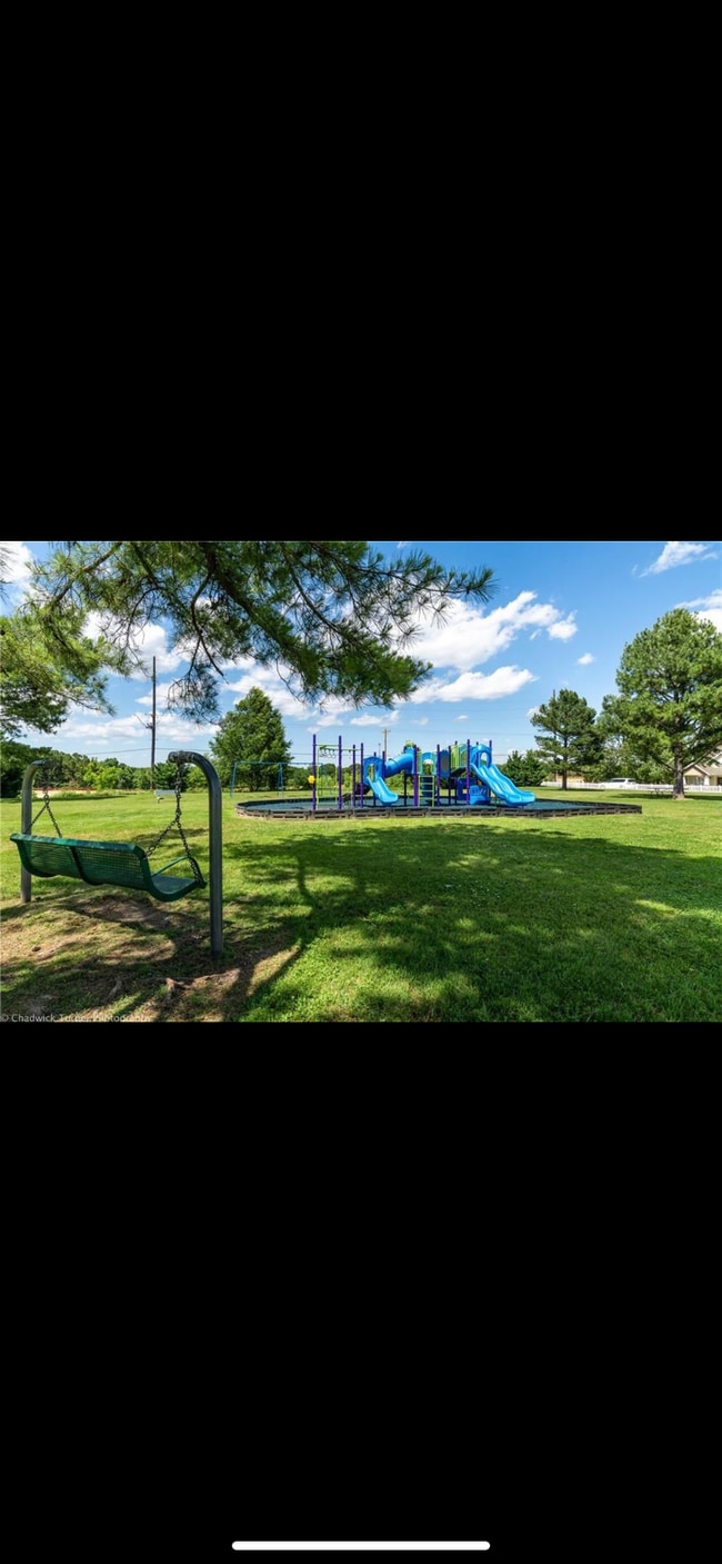 Building Photo - 1507 NE Benjamin Greens