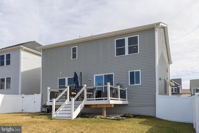Building Photo - 124 Lenore Ln