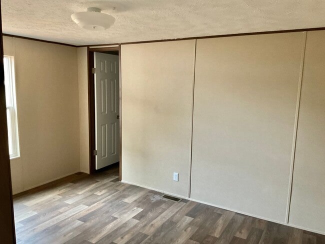 Building Photo - Doublewide Home For Rent in Iron Station NC with 4 Bedrooms, 2 Baths