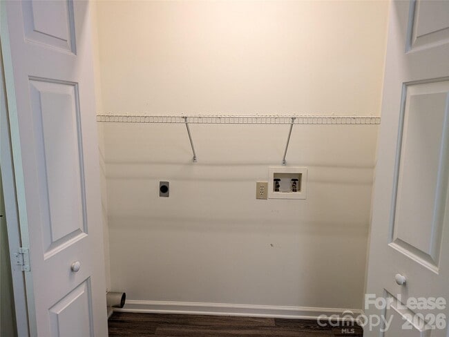 Building Photo - 111 Birdie Ct