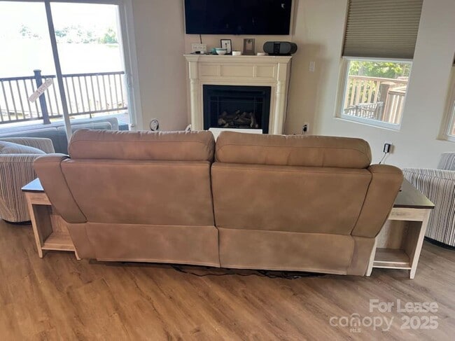 Building Photo - 4897 Kiser Island Rd