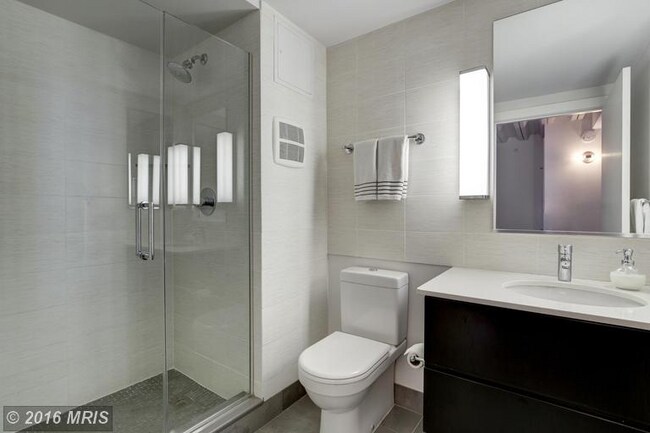 Building Photo - 1401 R St NW