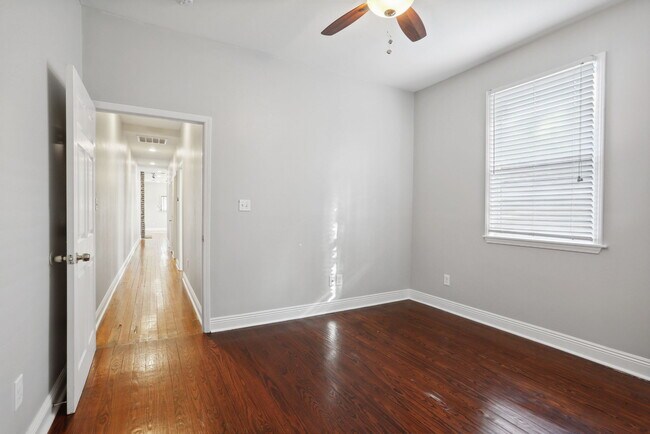 Building Photo - 316 N Miro St