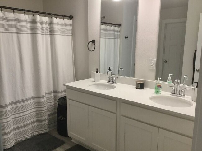 Building Photo - 8366 Burch Ct