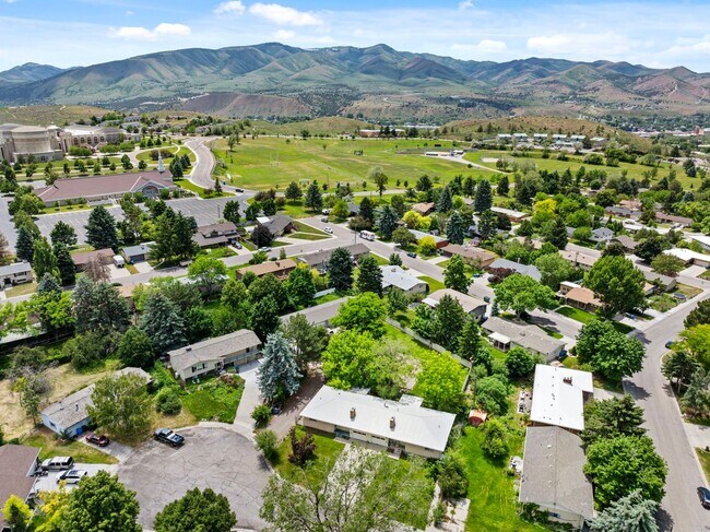 Building Photo - Rice St (17/19)