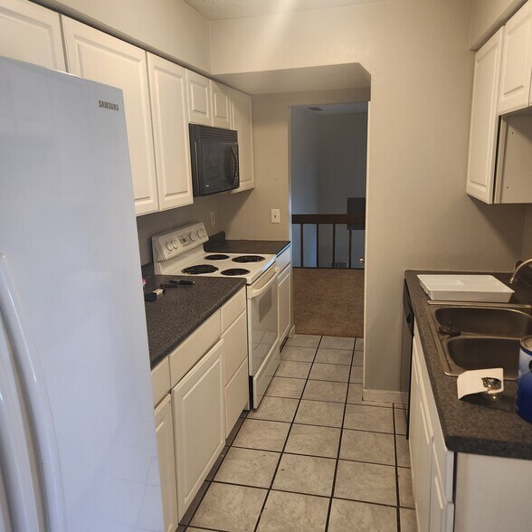 Building Photo - 45 Highpoint Dr