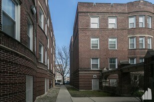 Building Photo - 5220 N Damen Ave