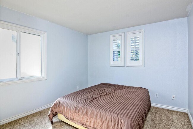 Building Photo - 5216 Topsail Dr