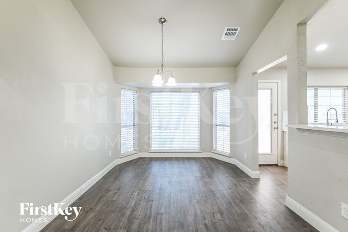 Building Photo - 804 Courson Dr