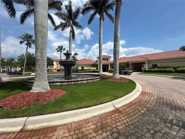 Building Photo - 255 West End Dr