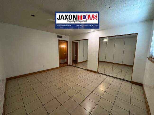 Building Photo - 1067 Villa Linda Way