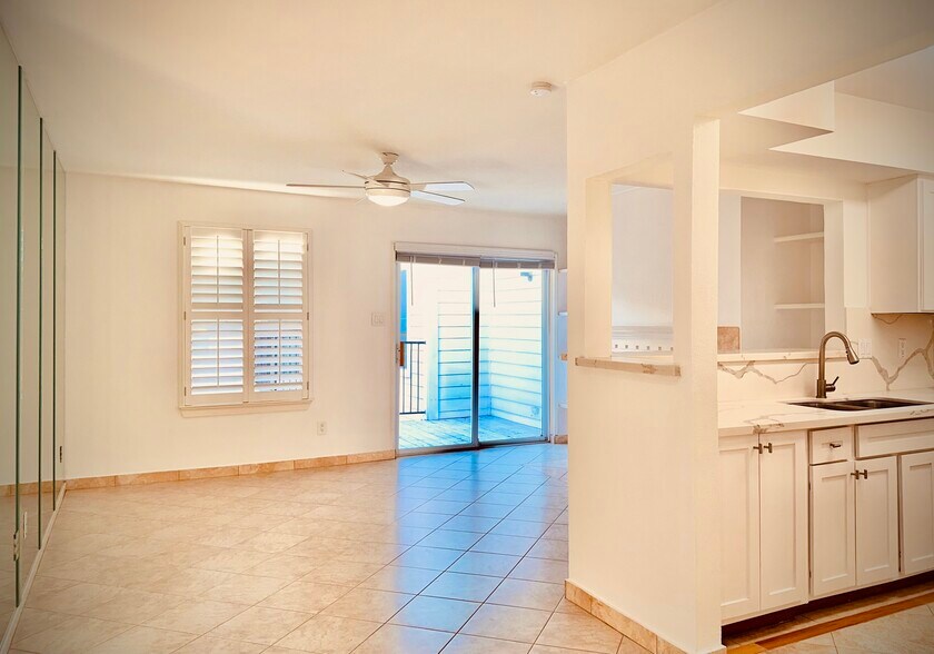 Building Photo - 2333 Bering Dr