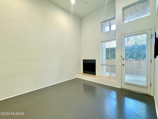 Building Photo - 7620 E Callisto Cir