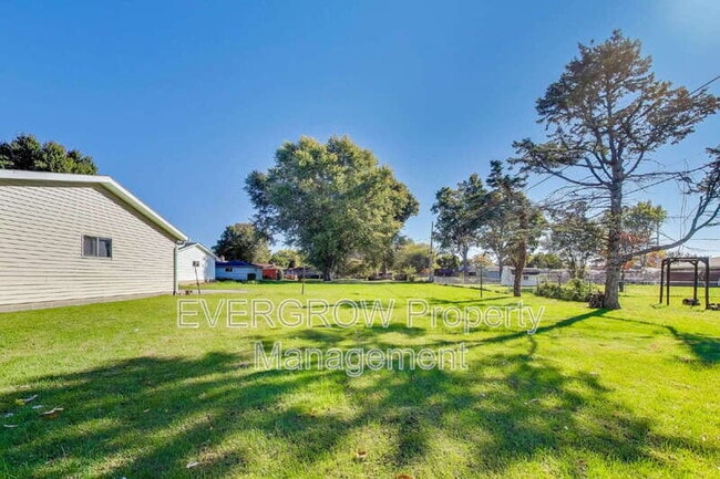 Building Photo - 705 Orchard Ln