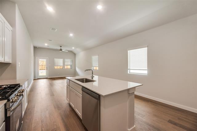 Building Photo - 506 Towerglen Dr